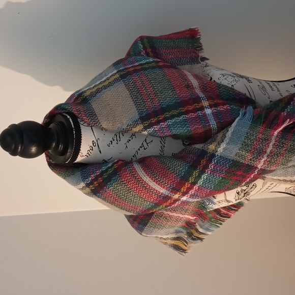 Women's Hobby Lobby Brown Plaid Blanket Scarf Size 56"x56" - Picture 2 of 9